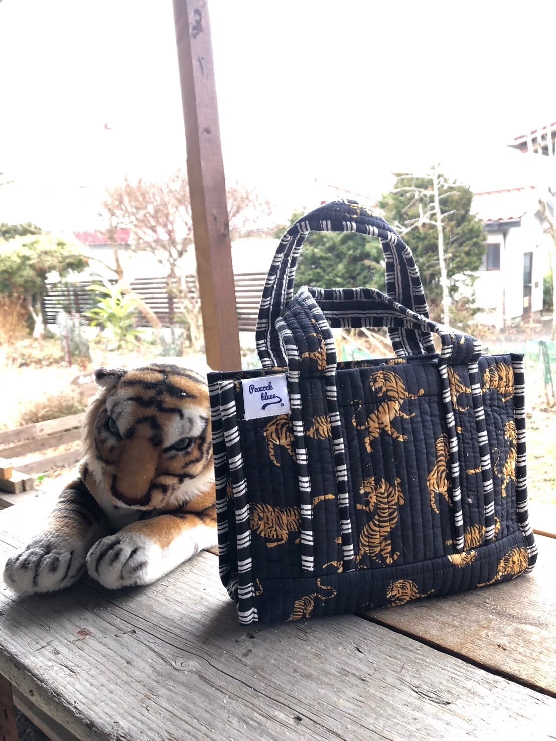 キターブ（布張りのノート）